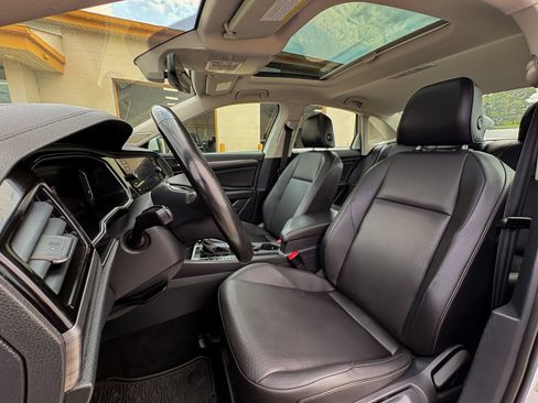Used 2019 Volkswagen Jetta SEL FWD image 24