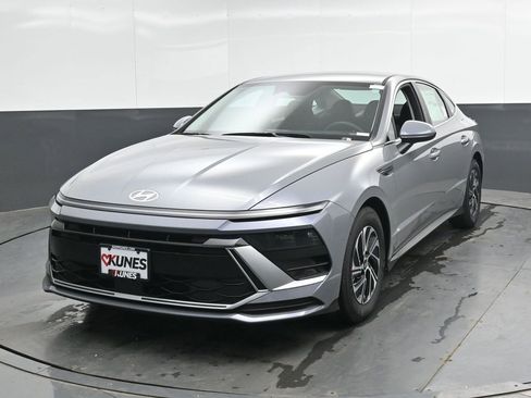 New 2026 Hyundai Sonata Blue FWD image 5