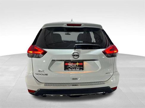 Used 2017 Nissan Rogue S AWD/4WD image 6