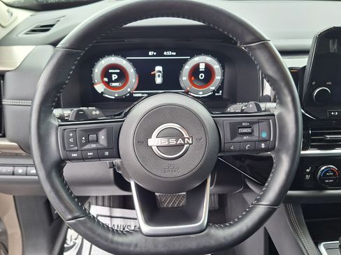 Used 2023 Nissan Pathfinder Platinum AWD/4WD image 11