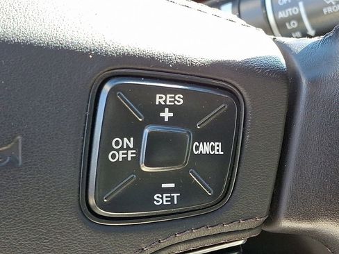 Used 2011 Hyundai Equus Signature image 25