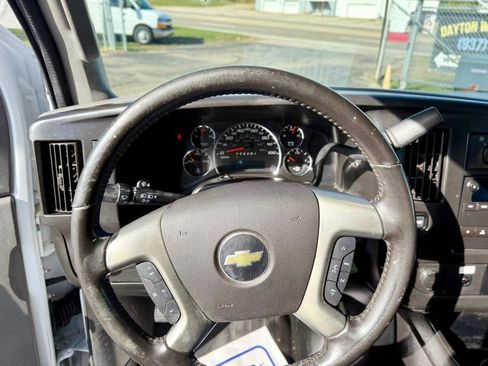 Used 2017 Chevrolet Express 3500 image 17