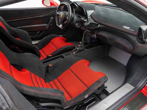 Certified 2015 Ferrari 458 Speciale Coupe image 31