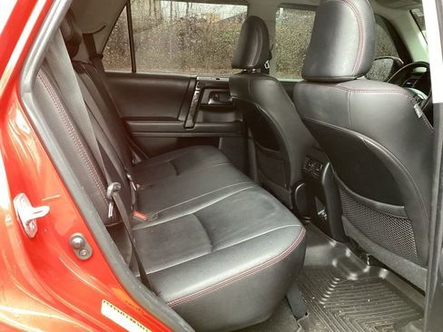 Used 2021 Toyota 4Runner TRD Off-Road Premium image 5