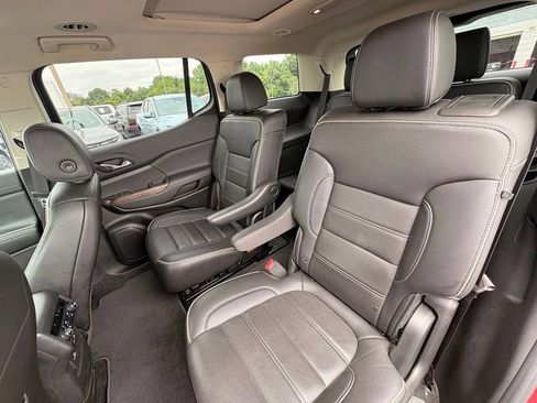 Used 2021 GMC Acadia Denali w/ Denali Technology Package FWD image 25