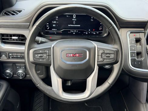 Used 2024 GMC Yukon XL SLT RWD image 18