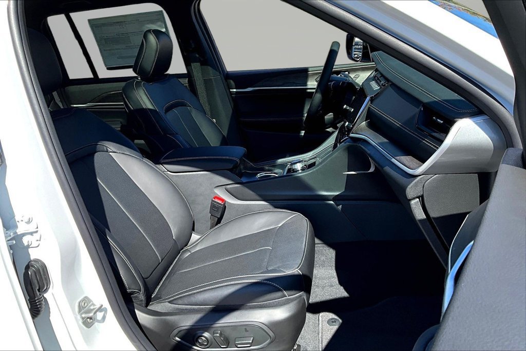 New 2027 Jeep Grand Cherokee Limited AWD/4WD image 11