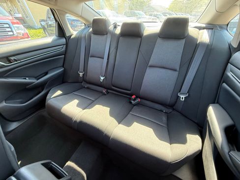 Used 2018 Honda Accord LX image 17