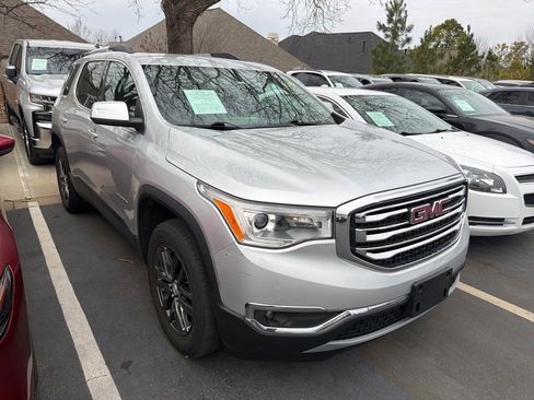 Used 2019 GMC Acadia SLT image 3