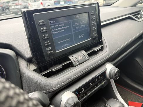 Used 2019 Toyota RAV4 XLE Premium image 25