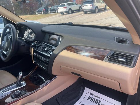 Used 2017 BMW X3 xDrive28i image 9