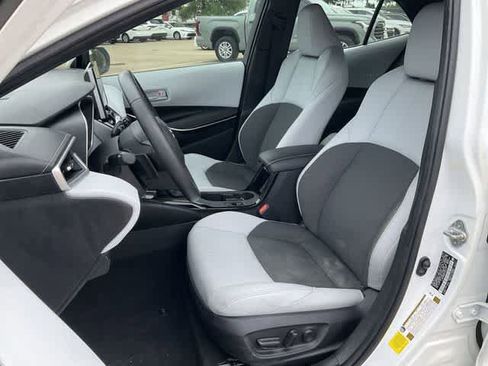 Used 2025 Toyota Corolla XSE FWD image 12