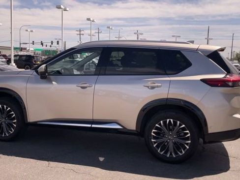 Used 2026 Nissan Rogue Platinum w/ Platinum Premium Package AWD/4WD image 7