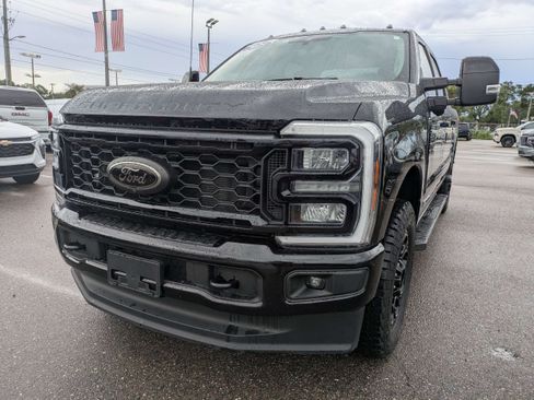 Used 2025 Ford F250 Lariat w/ Black Appearance Package AWD/4WD image 7