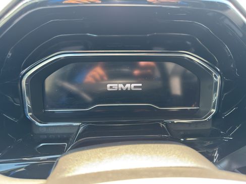 Used 2025 GMC Sierra 1500 SLT RWD image 32