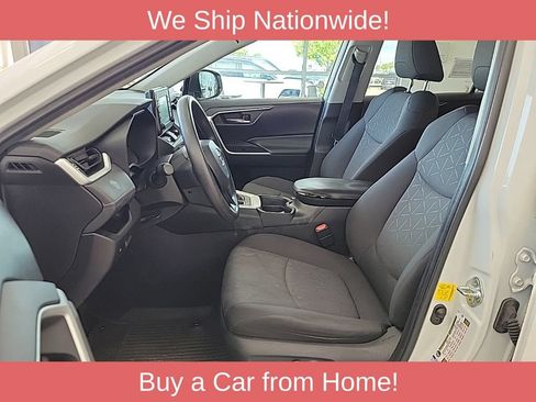 Used 2021 Toyota RAV4 XLE AWD/4WD image 8