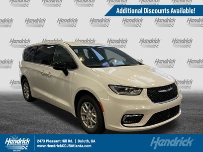 New 2026 Chrysler Pacifica Select