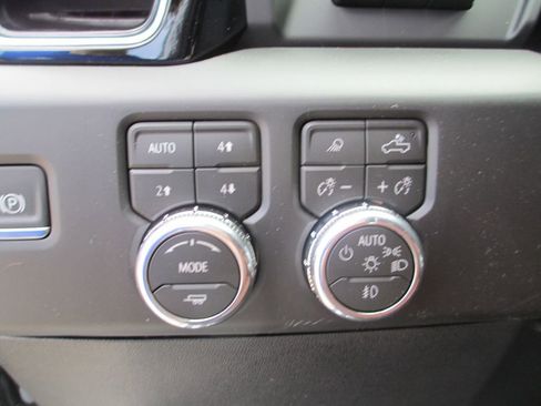 New 2026 GMC Sierra 2500 Denali Ultimate AWD/4WD image 17