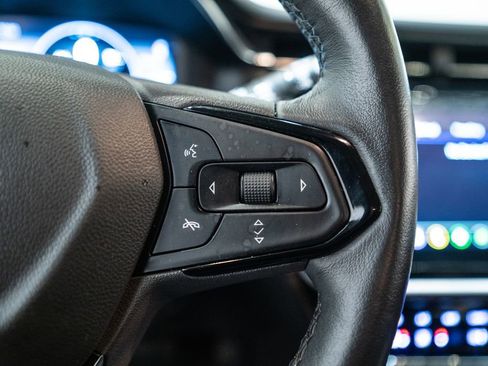 Used 2022 Chevrolet Bolt EUV LT w/ Convenience Package image 20