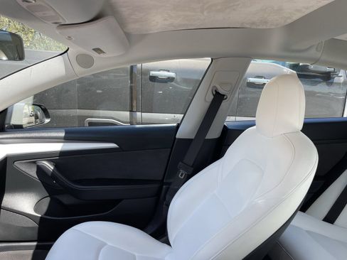 Used 2022 Tesla Model 3 Performance AWD/4WD image 11