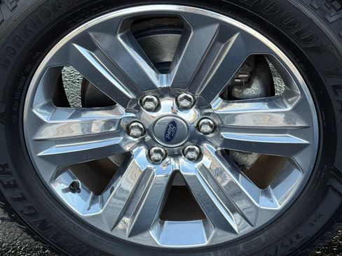 Used 2019 Ford F150 Lariat w/ Equipment Group 502A Luxury image 10