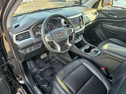 Used 2023 GMC Acadia SLT w/ Technology Package image 16