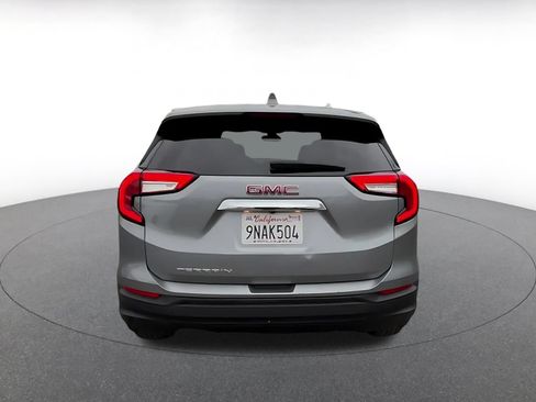 Used 2024 GMC Terrain SLE FWD image 10