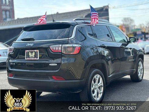 Used 2024 Jeep Compass Latitude AWD/4WD image 6