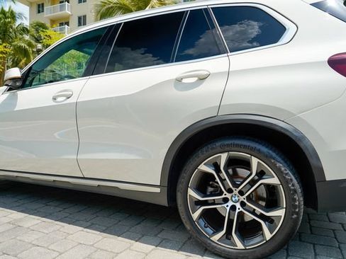 Used 2023 BMW X5 xDrive40i w/ Parking Assistance Package AWD/4WD image 18