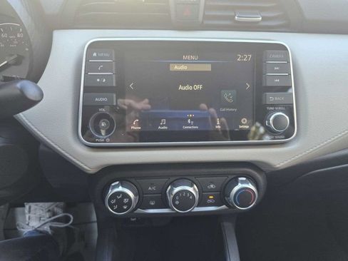 Used 2021 Nissan Versa SV image 21