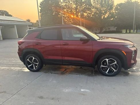 Used 2023 Chevrolet TrailBlazer RS w/ Sun and Liftgate Package AWD/4WD image 7
