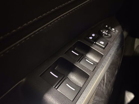 Used 2018 Acura TLX FWD image 9