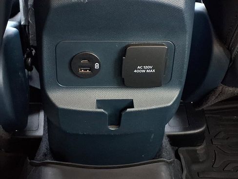 Used 2023 Ford Maverick Lariat w/ Lariat Luxury Package image 9