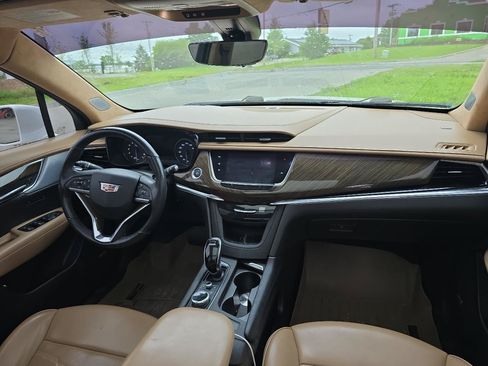 Used 2020 Cadillac XT6 Premium Luxury w/ Platinum Package AWD/4WD image 6