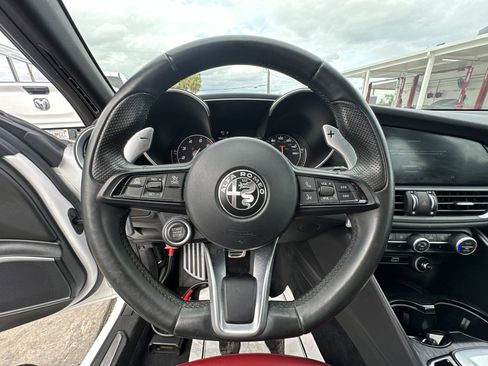 Used 2022 Alfa Romeo Giulia Sprint image 11