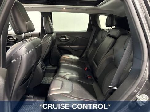 Used 2021 Jeep Cherokee Trailhawk w/ Sun, Sound & Nav Group AWD/4WD image 10