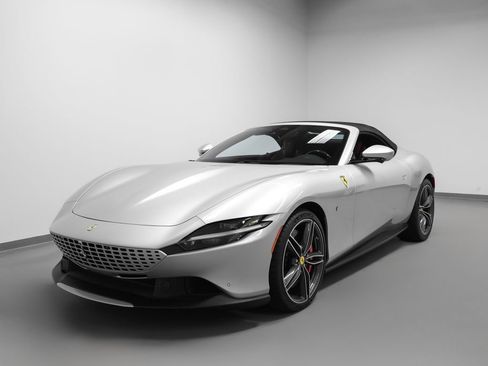 Certified 2025 Ferrari Roma Spider RWD image 83
