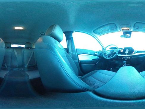 Used 2025 Chevrolet Trax LT image 42