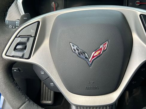Used 2019 Chevrolet Corvette Stingray Coupe RWD image 17