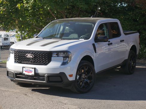 New 2025 Ford Maverick XLT w/ XLT Luxury Package image 2