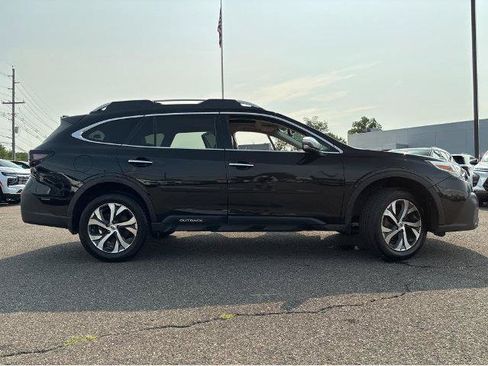 Used 2022 Subaru Outback Touring AWD/4WD image 5
