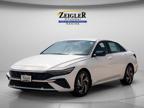 New 2025 Hyundai Elantra Sport FWD image 3