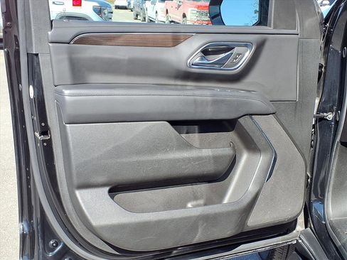 Used 2024 GMC Yukon XL SLE image 26