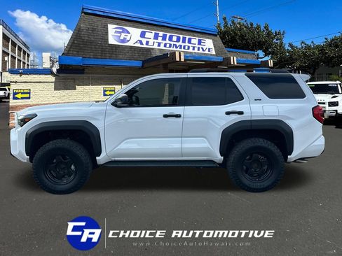Used 2026 Toyota 4Runner SR5 AWD/4WD image 3