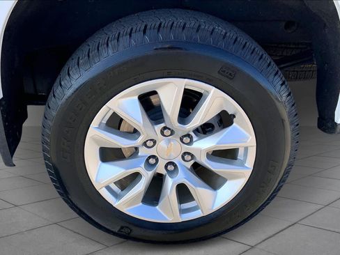 Used 2023 Chevrolet Silverado 1500 Custom image 9