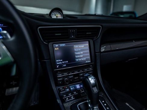 Used 2015 Porsche 911 Turbo S image 28