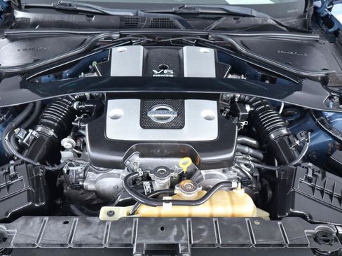 Used 2017 Nissan 370Z Coupe RWD image 34