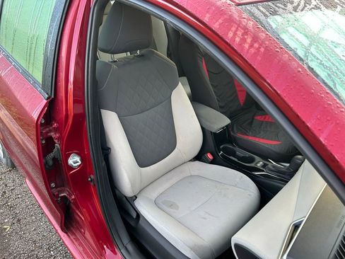 Used 2022 Toyota Corolla LE image 15