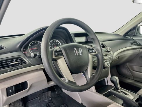 Used 2012 Honda Accord LX image 9