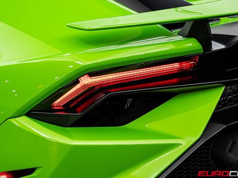 Used 2024 Lamborghini Huracan Tecnica image 23